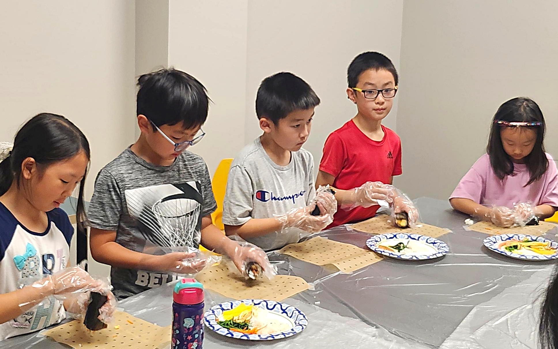 Cooking class-making roll
